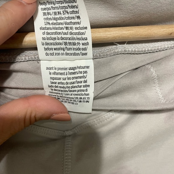 Victoria’s Secret, pink crossover flare leggings - Picture 3 of 5